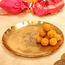Load image into Gallery viewer, brass lily thali