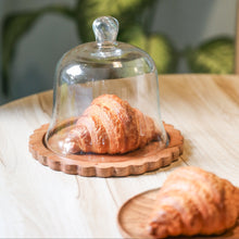 Load image into Gallery viewer, cake platter with scallop edges