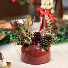 Load image into Gallery viewer, Decorative Christmas arrangement with plants and pinecones