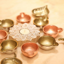 Load image into Gallery viewer, Decorative Diya Set