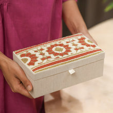 Load image into Gallery viewer, Floral Beaded Box