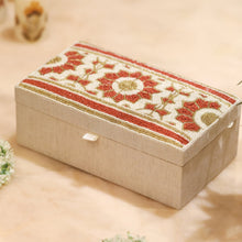 Load image into Gallery viewer, Floral Beaded Box