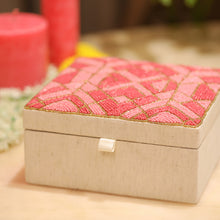 Load image into Gallery viewer, Pink Lattice Beaded Box