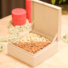 Load image into Gallery viewer, Pink Lattice Beaded Box