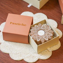 Load image into Gallery viewer, paisley mandala tealight