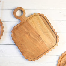 Load image into Gallery viewer, serving platter with scallop edges