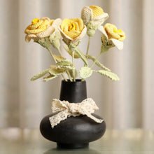 Load image into Gallery viewer, Crochet Shaded Roses