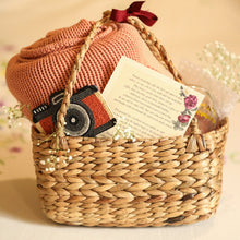 Load image into Gallery viewer, hamper basket