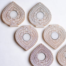 Load image into Gallery viewer, Leaf Carved Tea-lights (Box of 2)