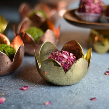 Load image into Gallery viewer, brass flower bowl