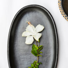 Load image into Gallery viewer, Earthenware Oval Platter
