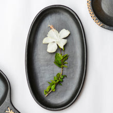 Load image into Gallery viewer, Earthenware Oval Platter