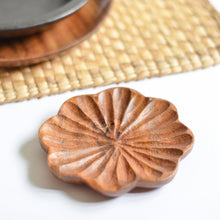 Load image into Gallery viewer, wooden dessert plate