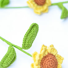 Load image into Gallery viewer, Crochet Sunflower