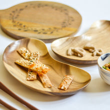 Load image into Gallery viewer, Wooden Curve Tray