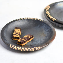 Load image into Gallery viewer, Earthenware Plate (Set of 2)