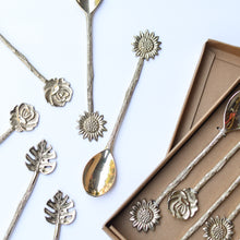 Load image into Gallery viewer, Floral Spoon Set