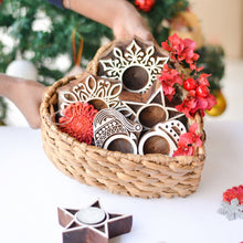 Load image into Gallery viewer, heart basket