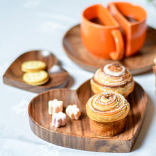 Load image into Gallery viewer, Wooden Heart Plate