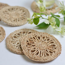 Load image into Gallery viewer, Jute Flower Coaster