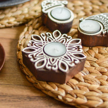 Load image into Gallery viewer, Snow Crystal Tealight Holder