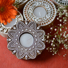 Load image into Gallery viewer, Sunflower Carved Block Tealight