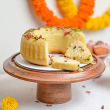 Load image into Gallery viewer, Cloche Cake Stand