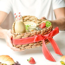 Load image into Gallery viewer, heart basket