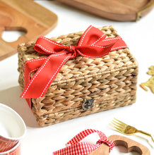 Load image into Gallery viewer, woven gift box