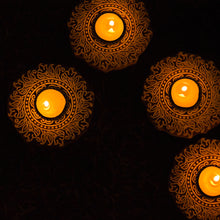 Load image into Gallery viewer, Wreath Carved Block Tealight
