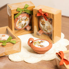 Load image into Gallery viewer, terracotta candle
