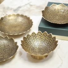 Load image into Gallery viewer, Decorative Brass Bowls
