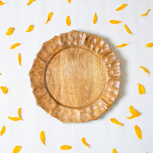 Load image into Gallery viewer, Wooden Sunflower Plate
